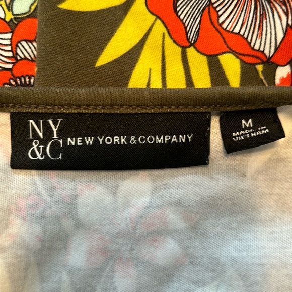 Cute New York & Company A-Line Dress with POCKETS - Picture 4 of 5